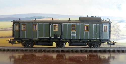 LAST AUCTION OF 2019!! - Trix Parcel/ GuardsVan - Hamburg 3 axle