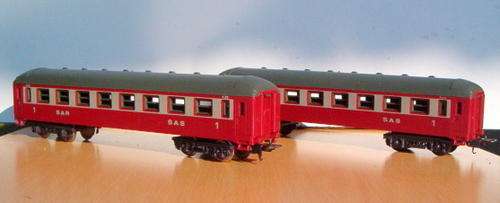 Quick Auction!!!!!!!!  Job Lot - Lima - SAS Junior Period Carriages 1st Class x 2 -  HO/OO