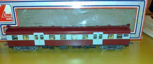 Quick Auction!!!!!!!!  Lima -SAR Suburban 1st Class Carriage 12178 - HO/OO