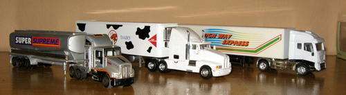 SUITABLE FOR HO/OO LAYOUTS - Job Lot - Trucks and Trailers x 3