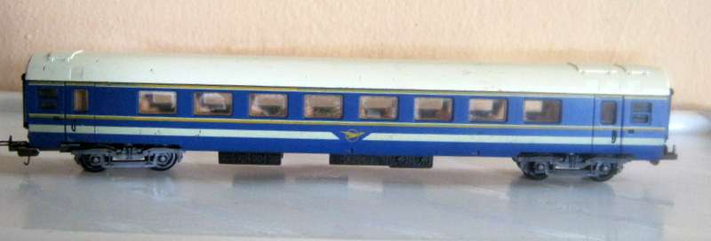 Lima - Blue Train Open Carriage - HO