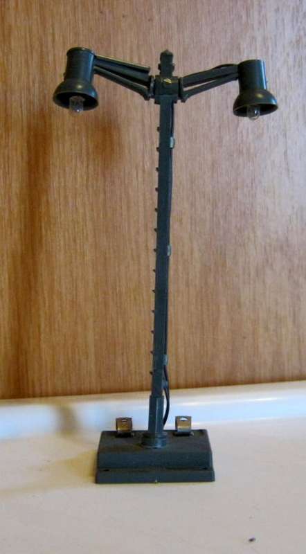 Lima - Yard Lamp - HO