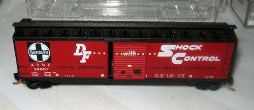 Micro Trains- ATSF Sliding Door Reefer  - N gauge