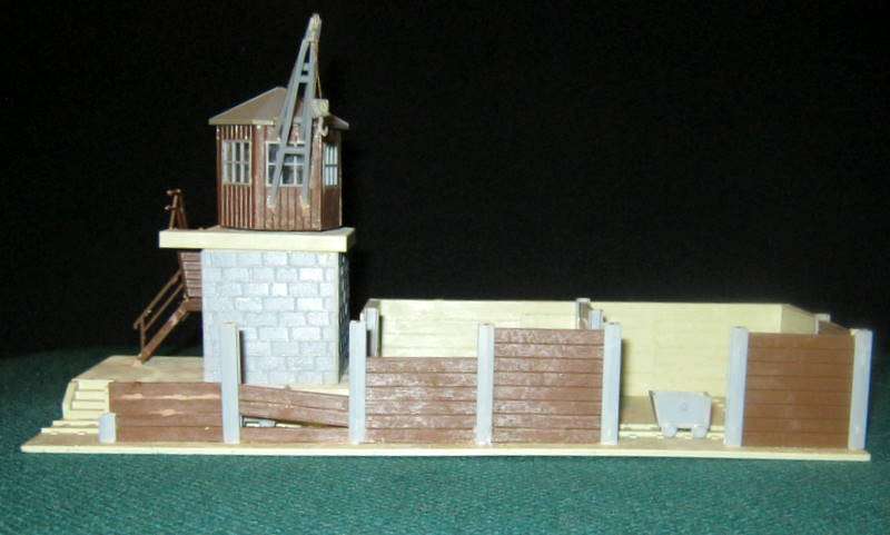 Faller - Coal Bunkers with Loading Crane no B147  - HO