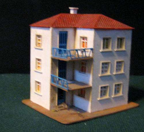 Quick Auction!!!!  Three storey block of flats -  HO/OO