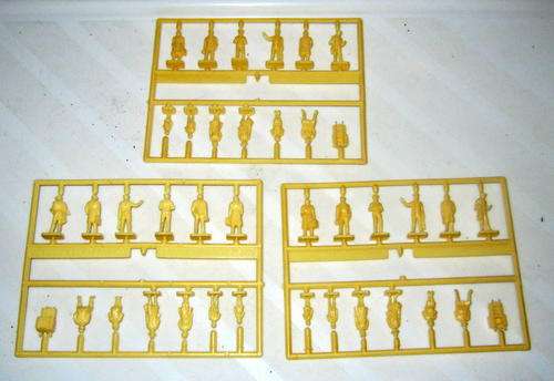 Quick Auction Clearance!!!!  Unpainted Figures x 39 - O gauge