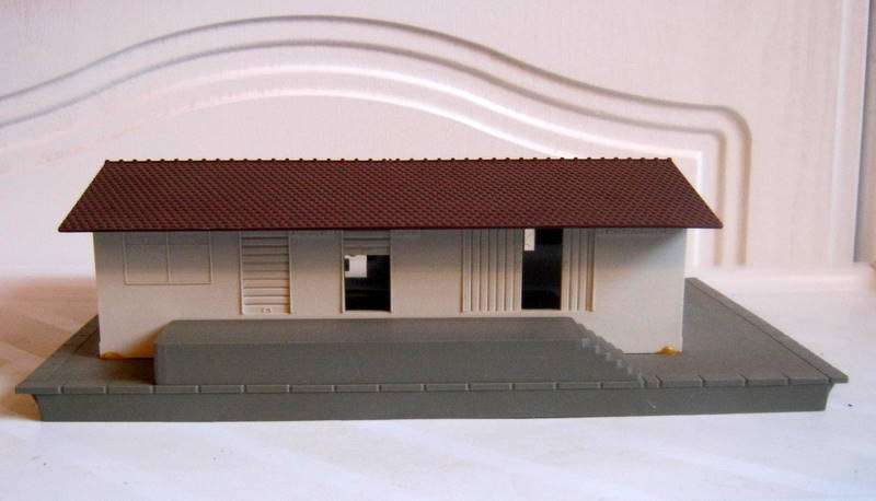 Quick Auction!!!! Lima - Trackside Loading Dock  - HO