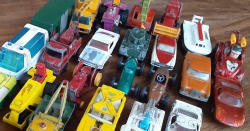 Lot of Matchbox die cast cars, trucks etc playworn