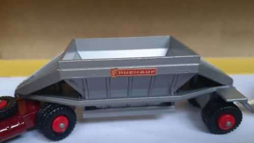 Matchbox Major Pack M-4 Fruehauf Hopper Train in Original Box!