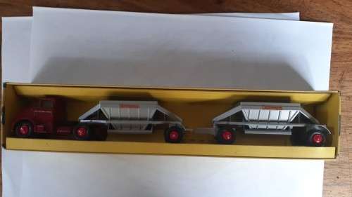 Matchbox Major Pack M-4 Fruehauf Hopper Train in Original Box!