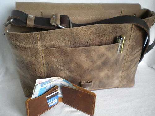 FREE WALLET! Briefcase Mac Pro15inch, Secure Magnetic Closure, LIMESTONE VINTAGE Leather!!