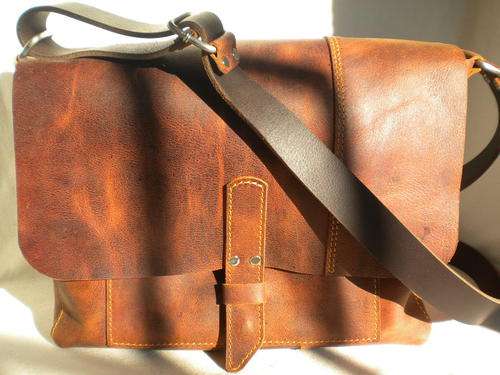 Briefcase, A4( MEDIUM), Secure Magnetic Closure, ( Macbook Pro 13inch) ANTIQUE BROWN leather!!