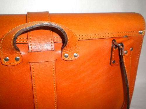 Compact briefcase chestnut