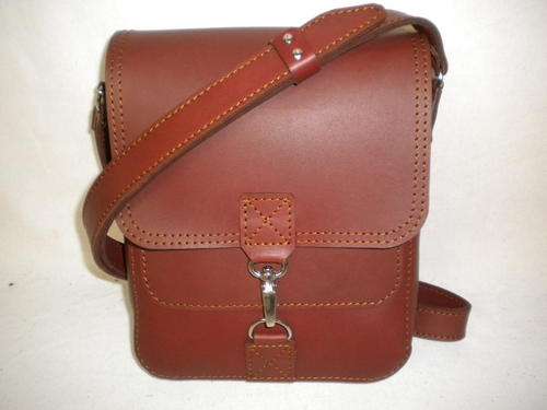 FREE SHIPPING!!! Leather Safari medium handbag, TAN