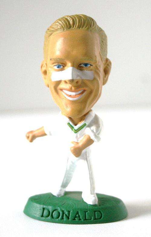 ALAN DONALD HEADLINER CRICKET FIGURINE