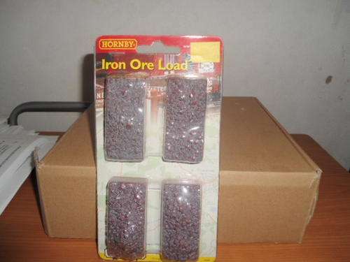 Hornby 00 Iron ore loads