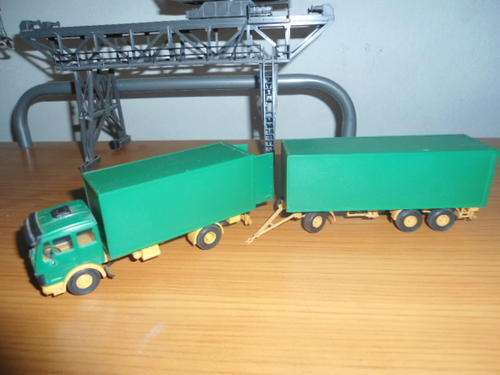 Kibri H0 Mercedes Benz truck with Trailer