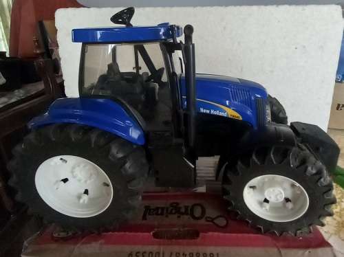 Bruder New Holland tractor