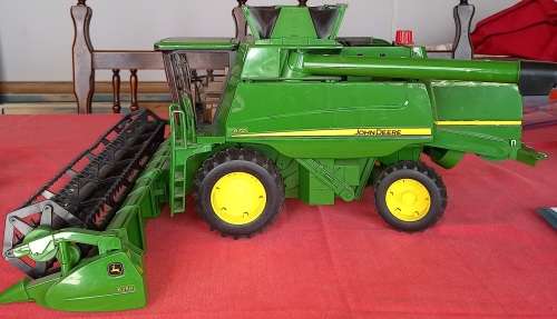 Bruder Toys John Deere Combine harvester
