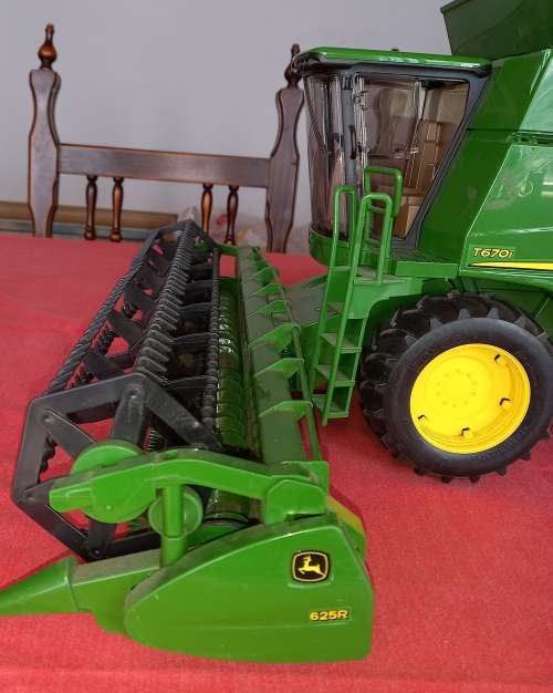 Bruder Toys John Deere Combine harvester
