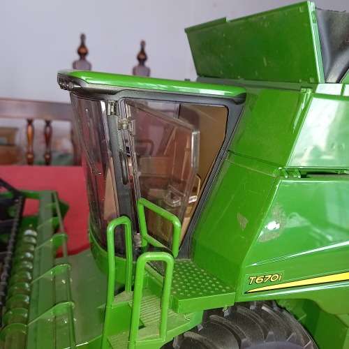 Bruder Toys John Deere Combine harvester