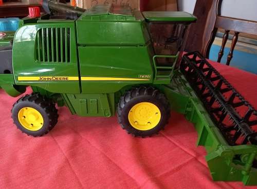 Bruder Toys John Deere Combine harvester