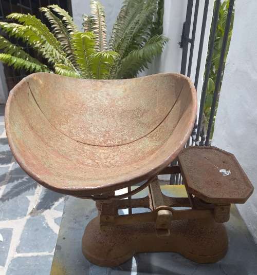 Vintage scale with pan