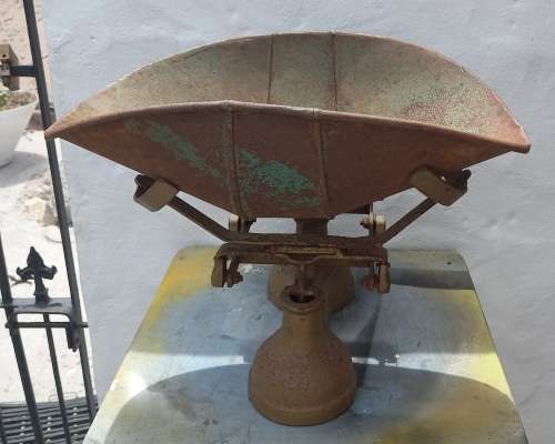 Vintage scale with pan