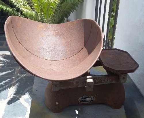 Vintage Grocery scale