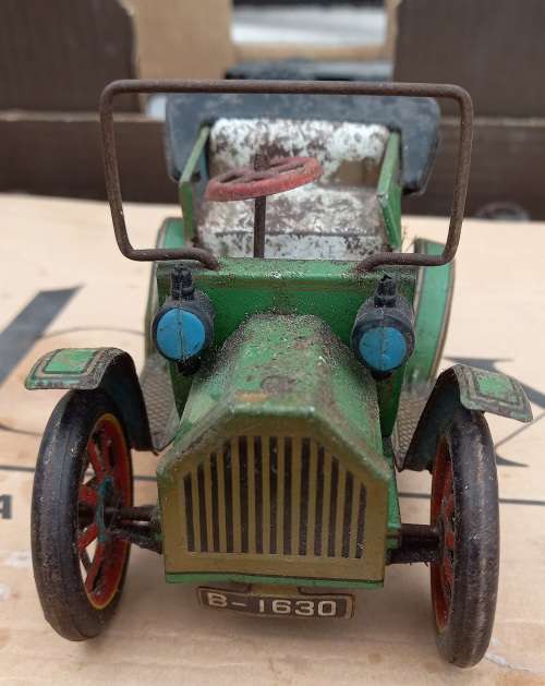 Vintage Modern Toys tin plate car