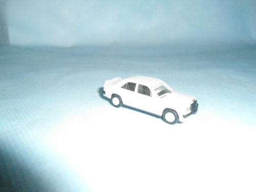 A Herpa HO white M/Benz 190E 2.3 16v