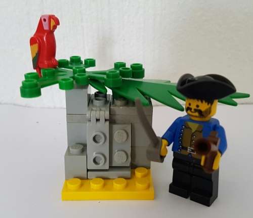 LEGO 1747 TREASURE SURPRISE LEGO 6237 PIRATES PLUNDER LEGO 6008 ROYAL KING