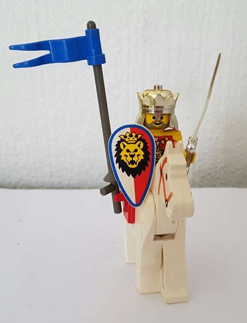 LEGO 1747 TREASURE SURPRISE LEGO 6237 PIRATES PLUNDER LEGO 6008 ROYAL KING