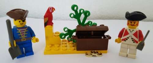 LEGO 1747 TREASURE SURPRISE LEGO 6237 PIRATES PLUNDER LEGO 6008 ROYAL KING