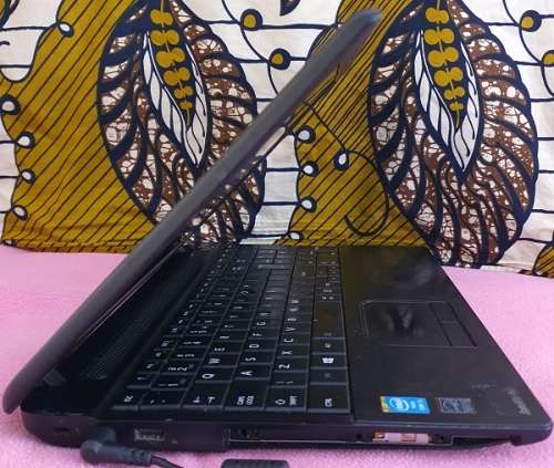 Toshiba Satellite Pro C50 | i3-4000M | 2.40 GHz | 8GB RAM | 500GB HDD (READ***)