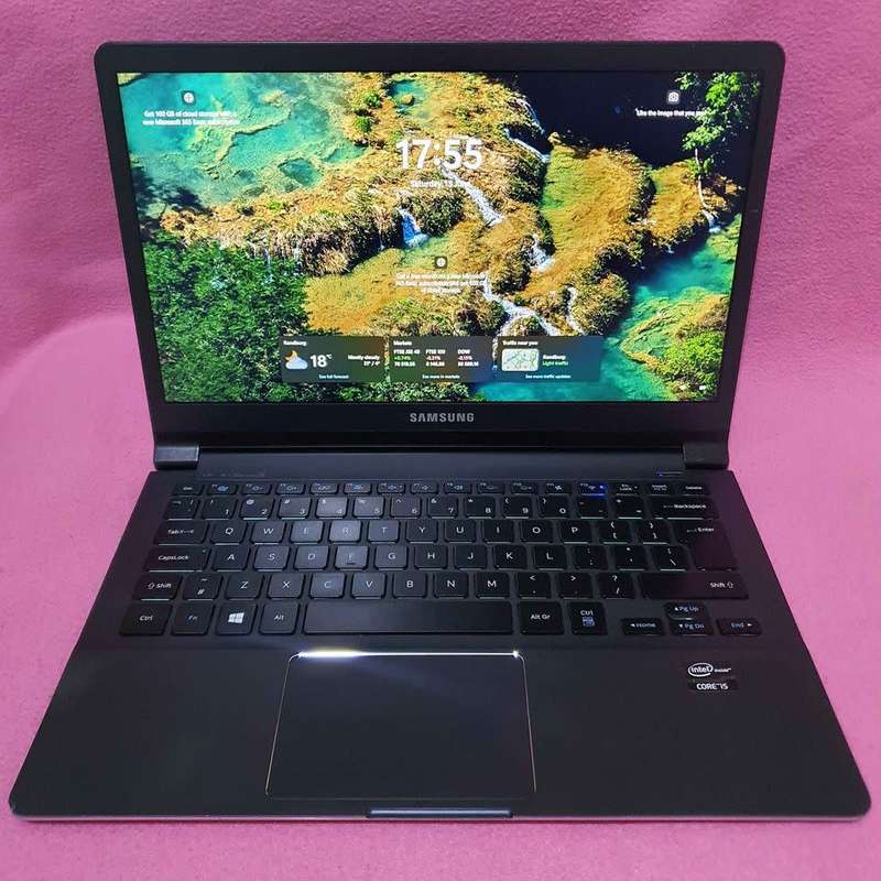 Samsung Series 9 UltraBook| i5-3317U| 1.70GHz| 4GB RAM| 256GB MSATA SSD| 13.3 Inch (1600x900) LCD