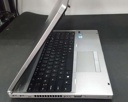 HP ELITEBOOK 8560P i5-2540M