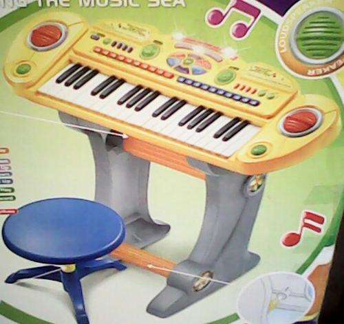 FANTASTIC !!!!!!!!!!!!! ELECTRONIC ORGAN with stand and chair  take a look