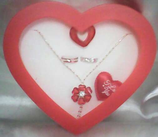 GREAT XMAS GIFT sets comes with two rings one chain