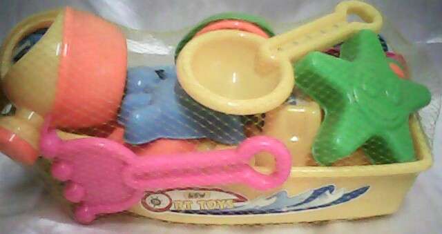 GREAT BEACH TOYS PULL ALONG BOAT JUST IN TIME FOR XMAS