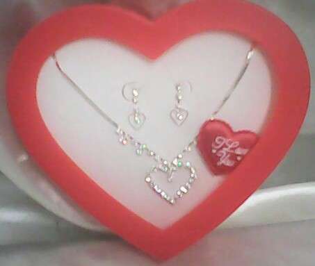 STUNNING CHAIN SET GREAT GIFT