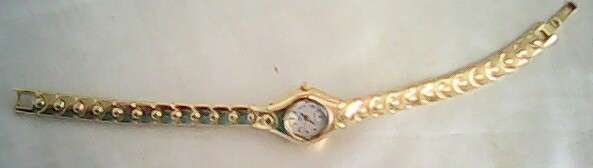 SHOP SOILED WATCH NO BOX STUNNING Q&Q QUARTS