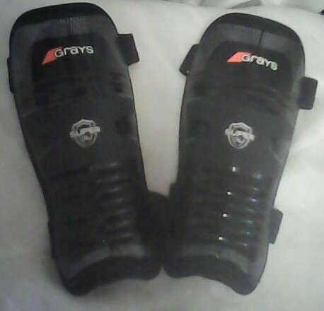 Super pro shin pads shop soiled pkt and box (med)