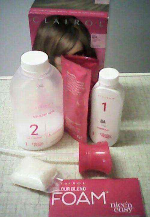 "WOW" A MUST HAVE FOR THE WOMAN NICE AND EASY COLOR FOAM {ASH BLONDE]