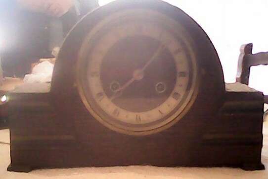 Over 30 Years Old Mantel Clock it works with key