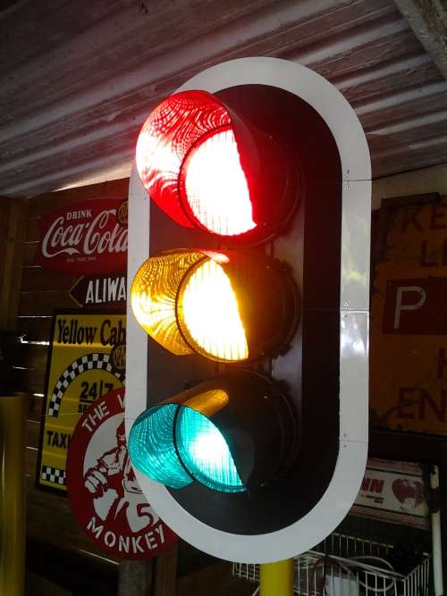 ROBOT TRAFFIC LIGHT