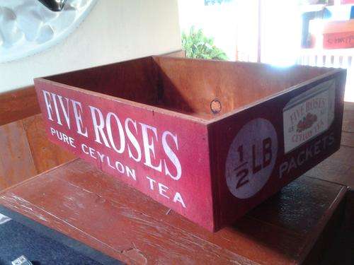 Vintage Style Five Roses Tea Crate.