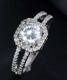 Silver Brilliant Cubic Zirconia Women's Finger Ring - Size 7