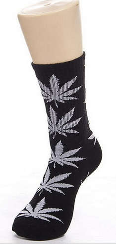 Weed leaf socks Men's Ladies Maple Leaf Socks Long Skateboard Hip-hop Male Woman white green