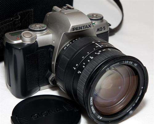 Superb Pentax MZ-5 camera + lens